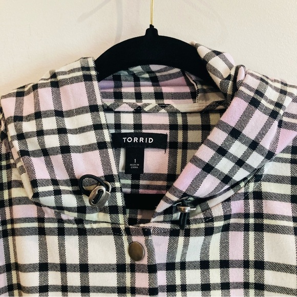 TORRID Sz 1 Flannel Plaid Hooded Drawstring at Waist Snap Buttons Anorak Shacket - Picture 5 of 16